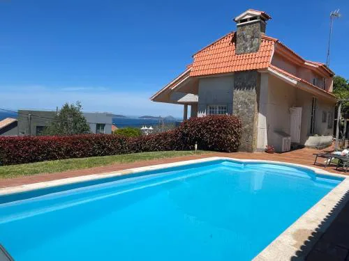 Casa con piscina, vistas y cerca de las playas