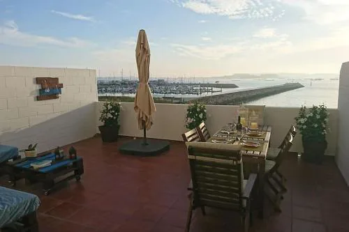 Gran terraza sobre el mar en casco urbano Vilanova