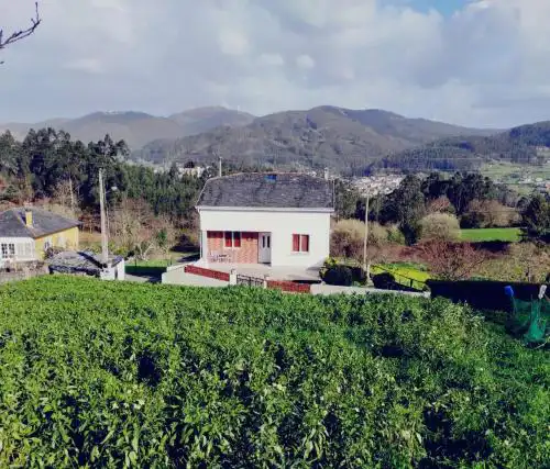 Casa familiar con finca privada (Orolterra)