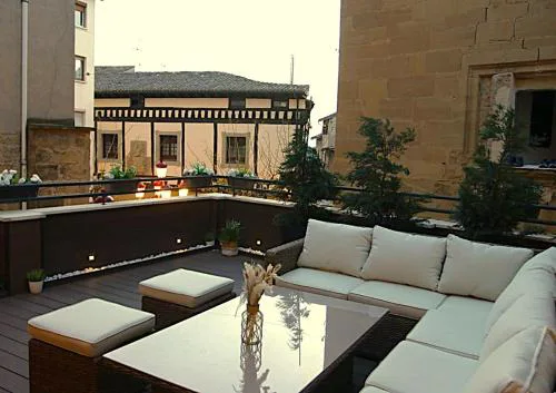 Edificio Privado con Terraza
