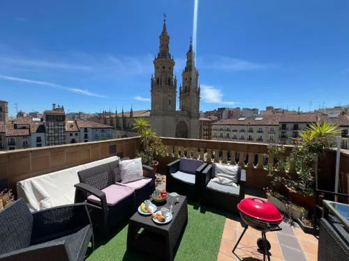 ATICO Catedral Barbacoa y Aire sin ascensor By Apartamentos Logrono
