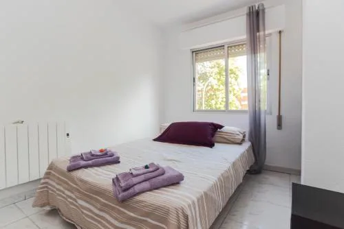 4 Bed-Sleeps 6-Garden-Balcony-Pets