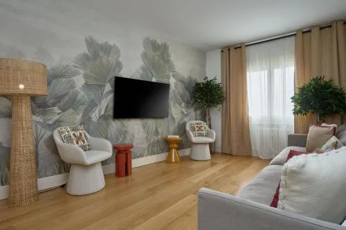 Aldonza Lorenzo Spacious apartment with a garden