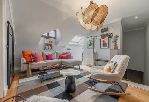 3 min walk - Puerta del Sol - AC Every Room - Desk