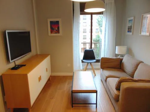 Airport Madrid Plenilunio suites beige