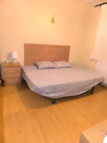 Amplia habitación en buena ubicación
