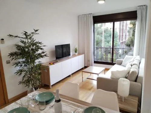 Apartamento amplio, luminoso y confortable CC