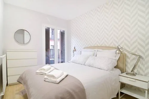 Apartment in Cava Baja Centre Madrid by Batuecas