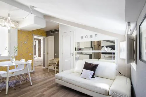 Bright Cozy 1 BD- Retiro