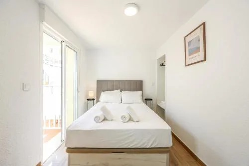 Bright Modern Home with Terrace