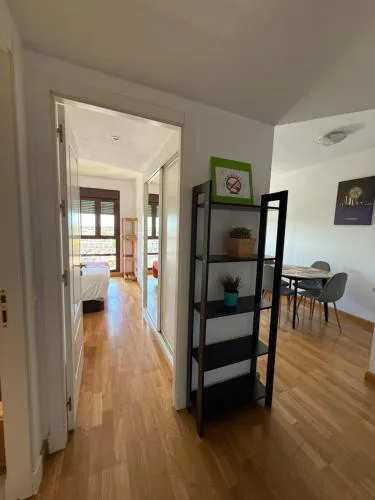 Cálido apartamento con PISCINA y garaje