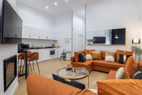 Central and Luxury apartment big capacity in Madrid