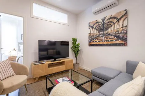 Chic 2-Bed Apartment in Las Letras Madrid