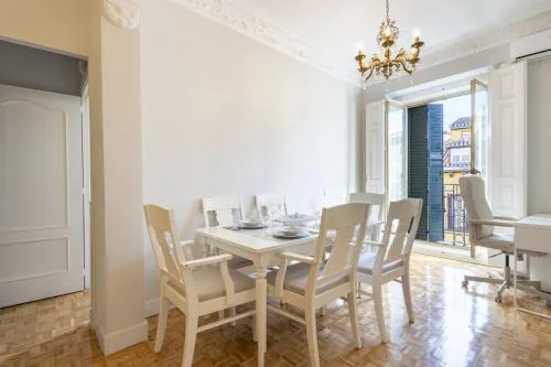 Cozy apartment with balconies in the center of Temporal TOL254