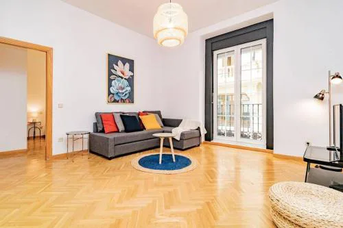 Encantador Apartamento en Chueca junto a Gran Vía, Infantas 1-1 by Batuecas