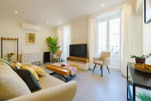 Exclusive temporary flat with central balconies Temporal AFI332D