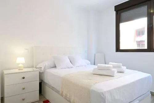 For You Rentals Acogedor apartamento TEMPORAL de un dormitorio en Chamartin MMA322A