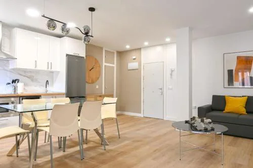 For You Rentals Amplia Casa temporal Madrid de 3 Dormitorios M VIL45