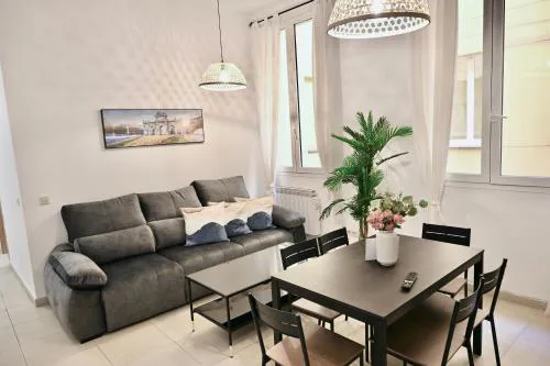 For You Rentals Céntrico apartamento TEMPORAL en la Calle Infanta DIN131A