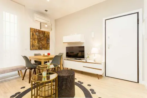 For You Rentals Puerta del Sol Apartments TEMPORAL PRE104B