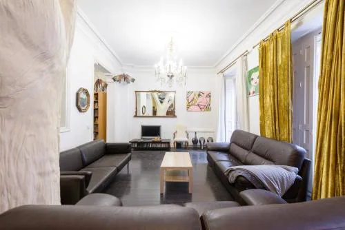 GuestReady - Madrid's Stylish Escape