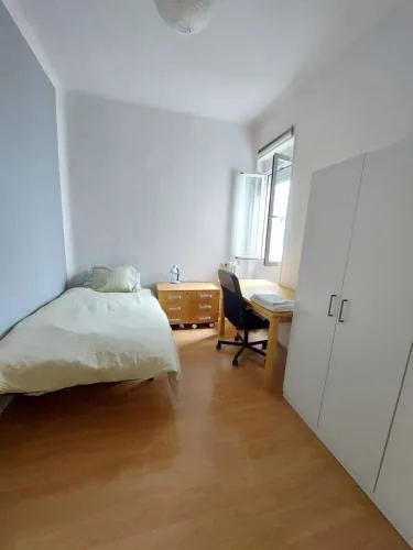 Habitación en Ático silencioso y luminoso en Zona Espectacular