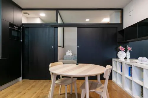 HOMEABOUT MADRID RÍO APARTMENT