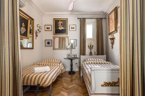 J The Rose Habitación room to rent