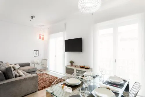 Jose Abascal Apartment by Flatsweethome