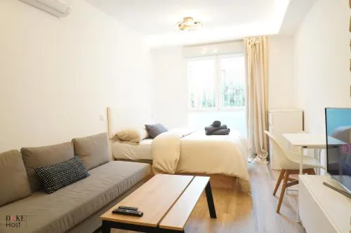 La Paz Apartments