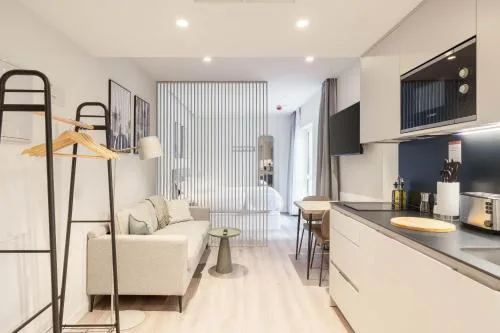 Limehome Madrid Calle de Juan Hurtado de Mendoza