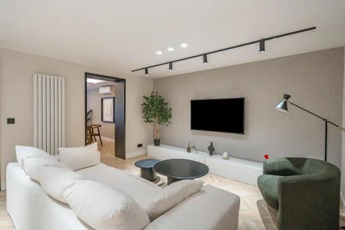 Location, Luxury & Style Best 4Bed in Madrid