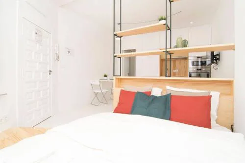 Loft de Diseño en Pleno Centro de Madrid, Calle Torrecilla del Leal, by Batuecas