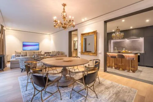 Luxury 3-Bed Apartment in Salamanca, Madrid