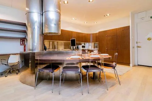 Luxury Apartment in La Latina by Batuecas