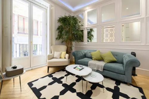 Luxury apartment in the center of Madrid REI251