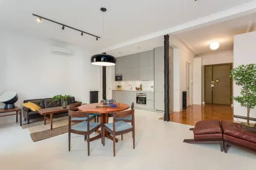 Luxury Silver Apartment just steps from Gran Vía by Batuecas