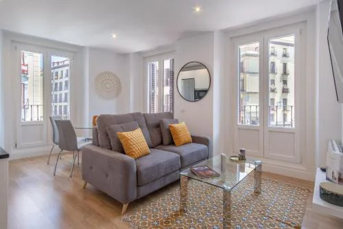 Modern 2-Bed Apartment in Central Madrid