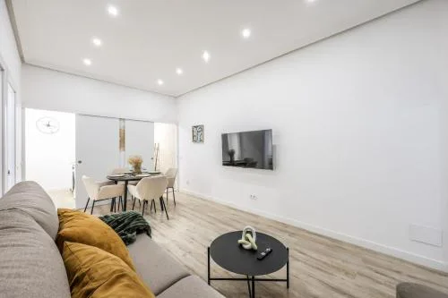 Modern apartment on Gran Via