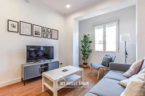 MyHouseSpain - Moderno piso en Embajadores