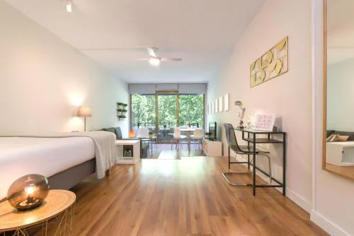 Paseo del Prado I - Estudio con Piscina y Terraza