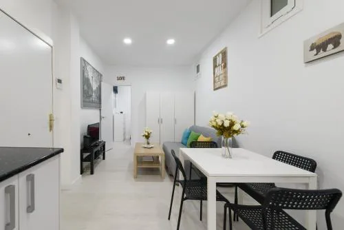 Piso nuevo lavapies, wifi, smart tv