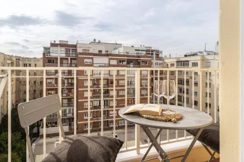 Sofia - 4 bedrooms and balcony in O'Donell