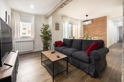 Spacious Bright-3Bedrooms 2Bathrooms-Av. America
