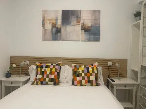 Studio one-bedroom apartment in Madrid