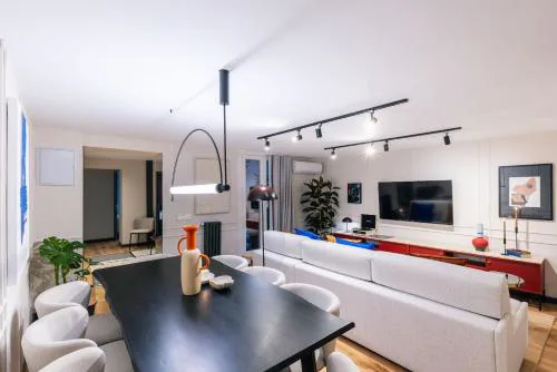 Stylish 4 suites +patio luxury apartment Gran Via
