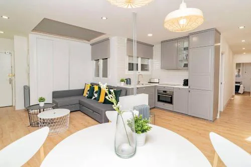 Superb Apartment near Madrid Rio by Batuecas