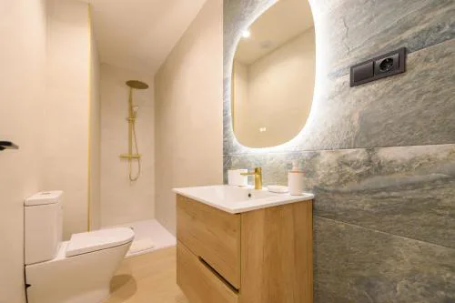 Tu hogar en la ciudad piso de 3 habitaciones 3 baños y todo el confort moderno Madrid AGU230