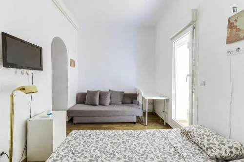 VH75 Piso Patio Chamberi WIFI