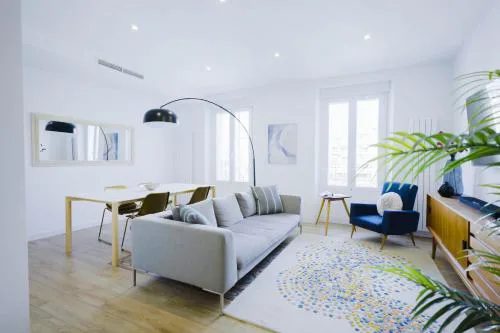 Wonderful 2BR2BA flat overlooking Pedro Zerolo S